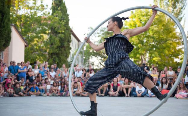 Equilibristas de calle en Molina