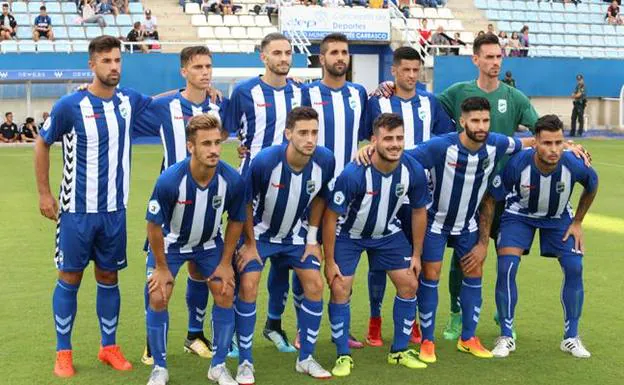 La plantila del Lorca FC antes del encuentro celebrado el pasado domingo ante el Cieza. 