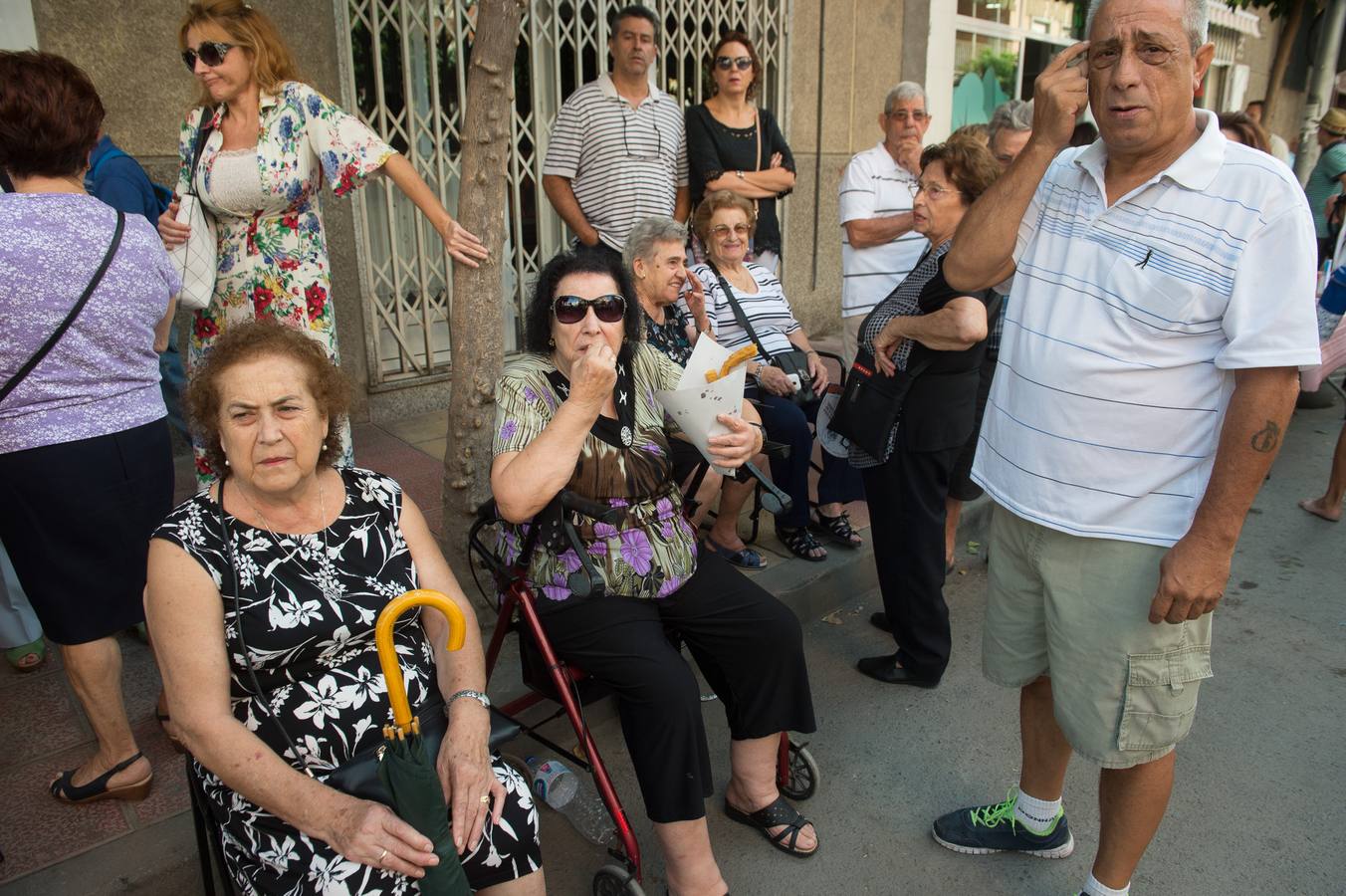 Cientos de miles de fieles desafiaron al mal tiempo para acompañar a la Patrona a su santuario de la Fuensanta.