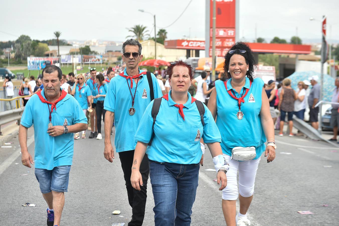 Cientos de miles de fieles desafiaron al mal tiempo para acompañar a la Patrona a su santuario de la Fuensanta.