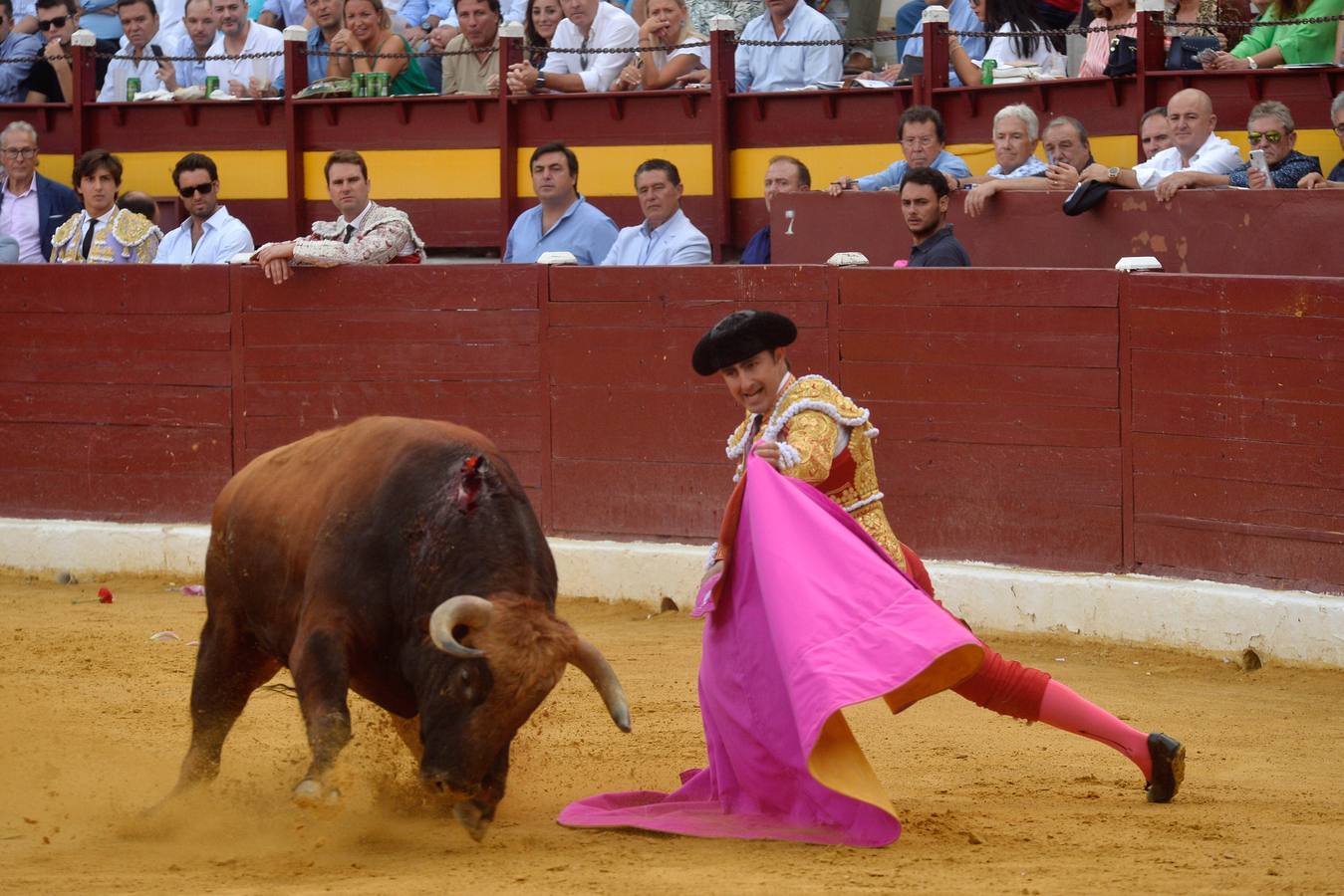 Pepín Liria, El Fandi y Roca Rey han abierto la puerta grande de La Condomina tras repartirse nueve orejas en la última corrida a pie de la prensa