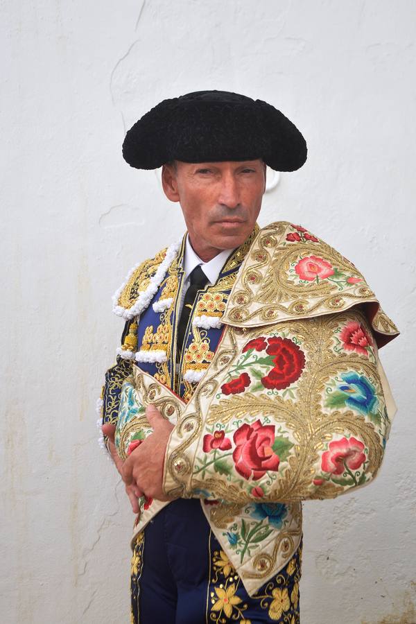 Pepín Liria, El Fandi y Roca Rey han abierto la puerta grande de La Condomina tras repartirse nueve orejas en la última corrida a pie de la prensa