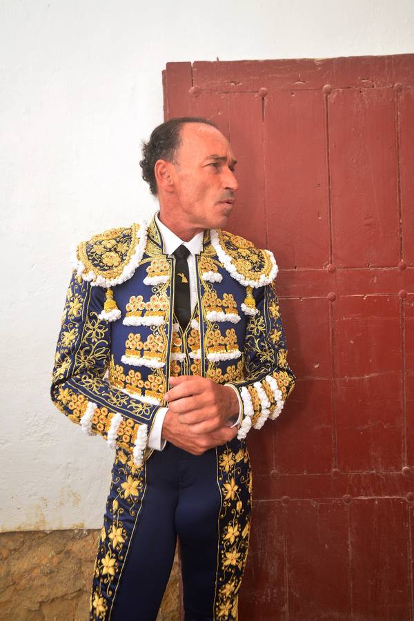 Pepín Liria, El Fandi y Roca Rey han abierto la puerta grande de La Condomina tras repartirse nueve orejas en la última corrida a pie de la prensa