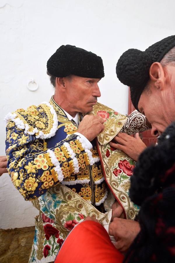 Pepín Liria, El Fandi y Roca Rey han abierto la puerta grande de La Condomina tras repartirse nueve orejas en la última corrida a pie de la prensa