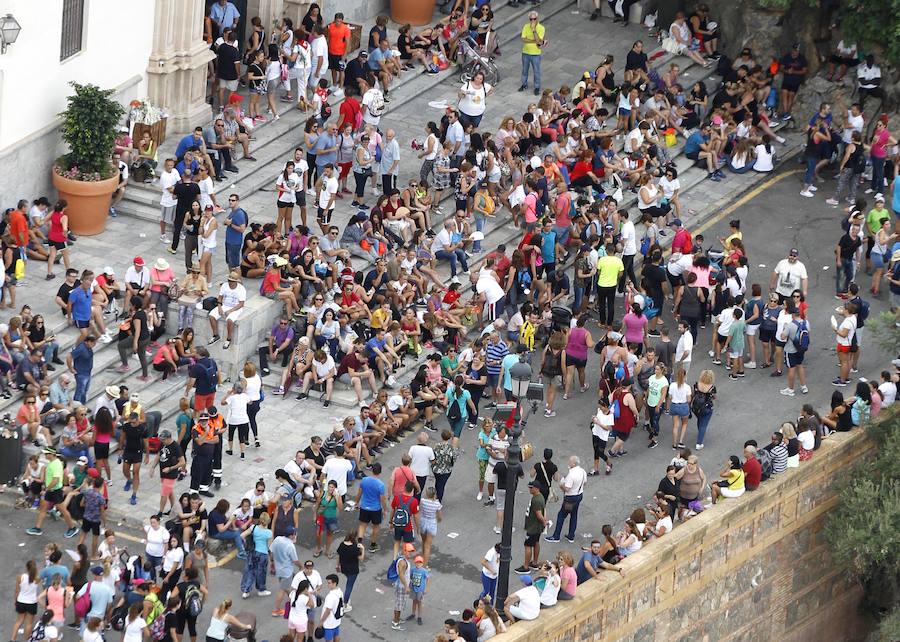 La Policía Nacional ha movilizado el helicóptero EC 135, con base en Valencia, para supervisar desde el aire el itinerario de la Fuensanta 