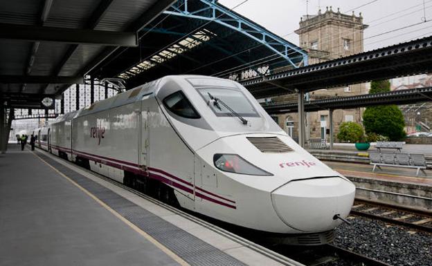 Imagen de un tren Alvia, como el que prestará el servicio entre la Región y Madrid desde el próximo lunes.
