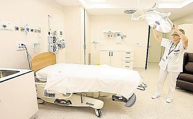 Una habitación del paritorio de La Arrixaca.