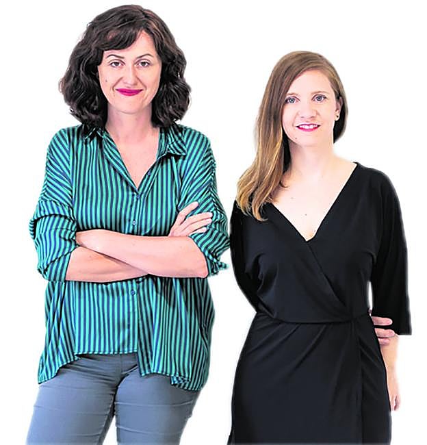 Pilar y Sonia, en su estudio de Murcia. 