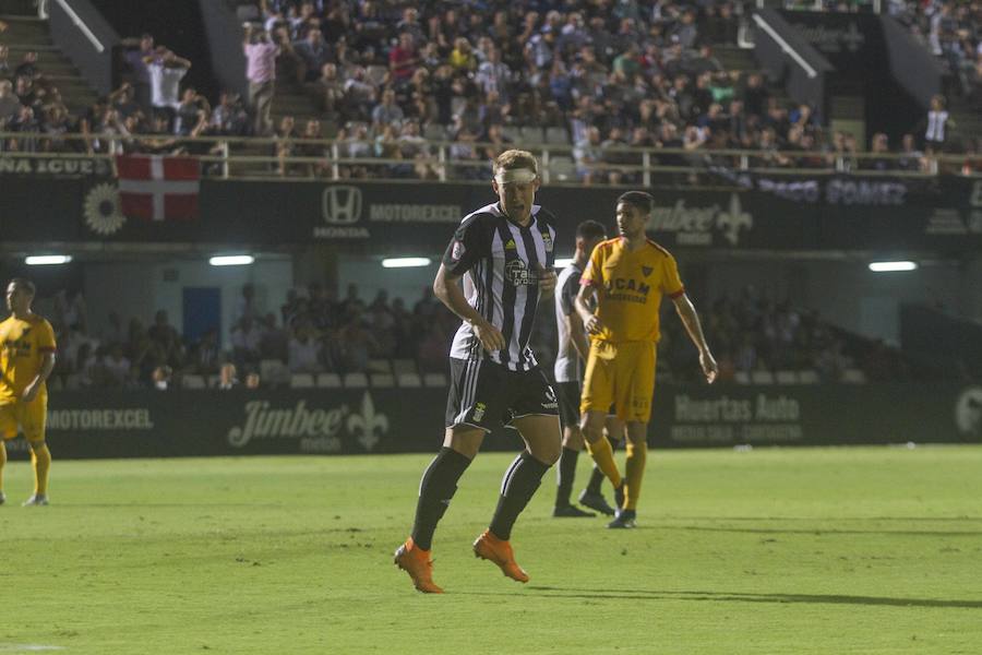 El equipo universitario gana los tres puntos en el Cartagonova tras un gol de Ismael en los últimos minutos, en un partido en el que el Efesé un mejor resultado