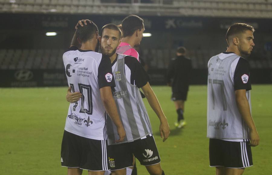 El equipo universitario gana los tres puntos en el Cartagonova tras un gol de Ismael en los últimos minutos, en un partido en el que el Efesé un mejor resultado