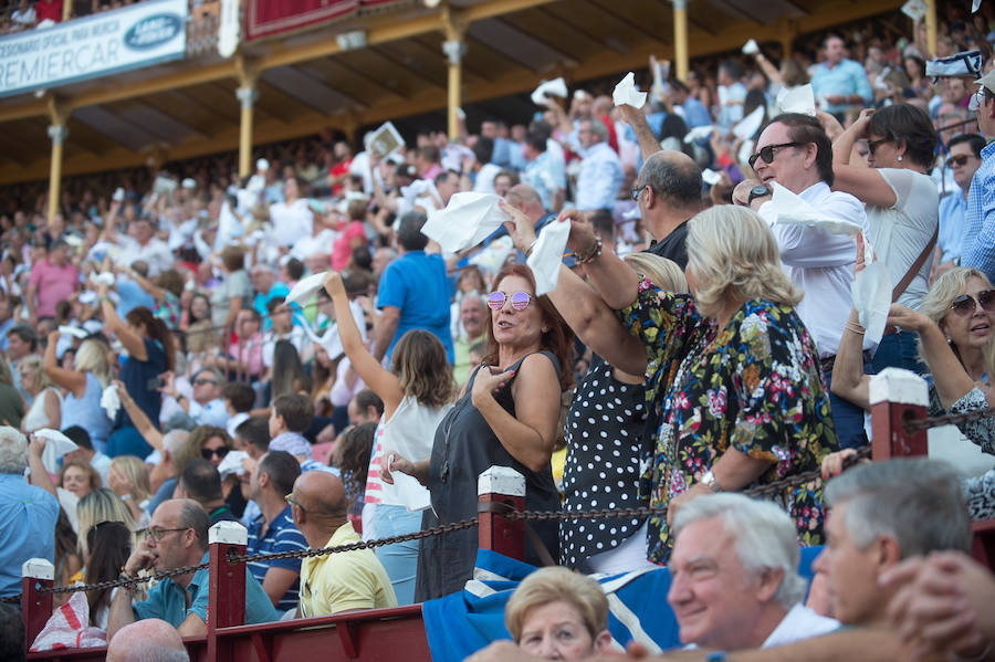 Andy Cartagena, Sergio Galán, Diego Ventura y el mayoral de Los Espartales salen a hombros tras repartirse ocho orejas