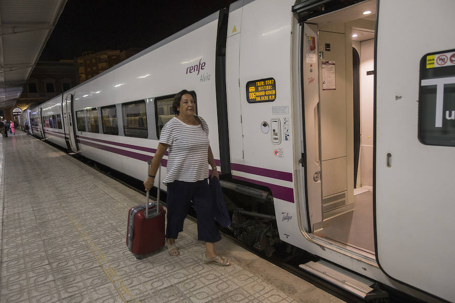 El Alvia salió de Cartagena a las 5.50 horas, llegando a Atocha a las 10.15 horas con cuatro minutos de retraso.