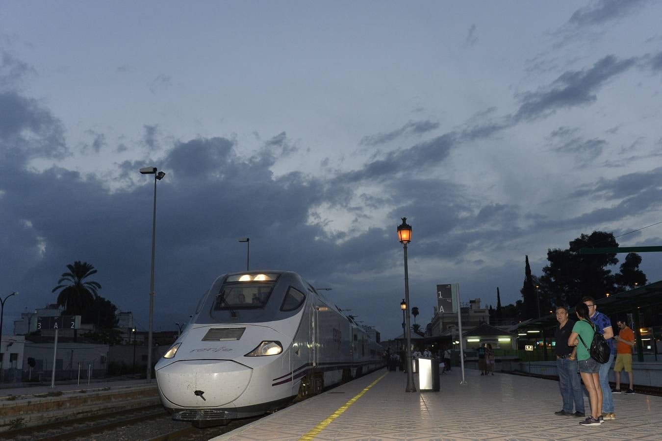 El Alvia salió de Cartagena a las 5.50 horas, llegando a Atocha a las 10.15 horas con cuatro minutos de retraso.