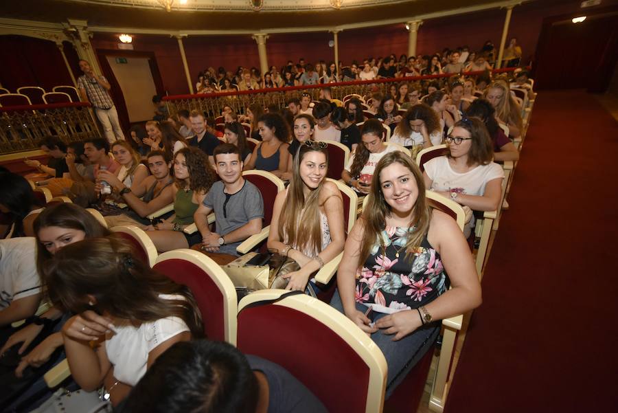 El Teatro Romea ha sido el escenario del acto, al que ha asistido el rector, José Luján, y el alcalde de Murcia, José Ballesta