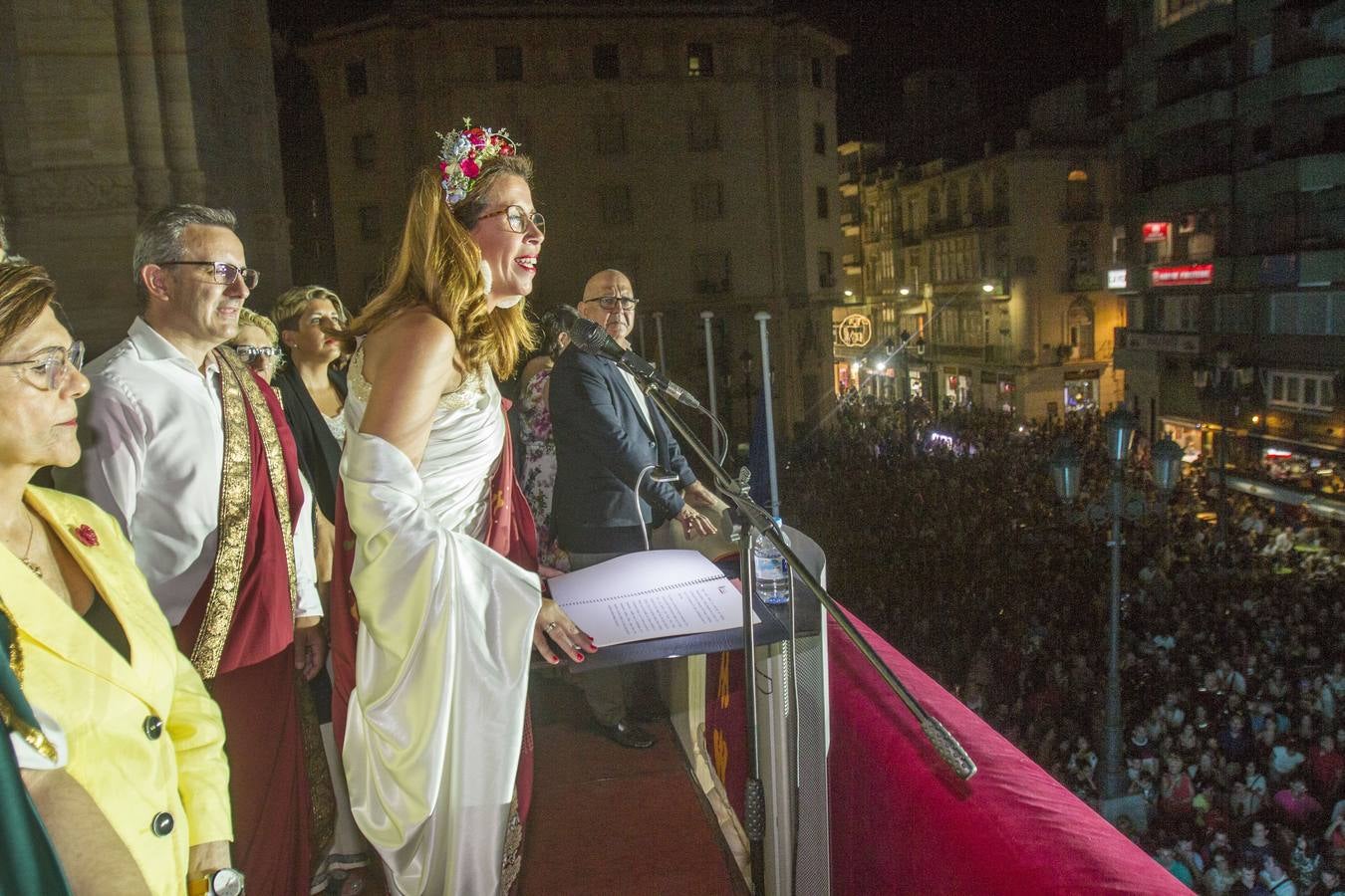 La alcaldesa de Cartagena arengó a las Tropas y Legiones a hacer grande estos días a Cartagena y a que las mujeres sean más protagonistas de las fiestas.
