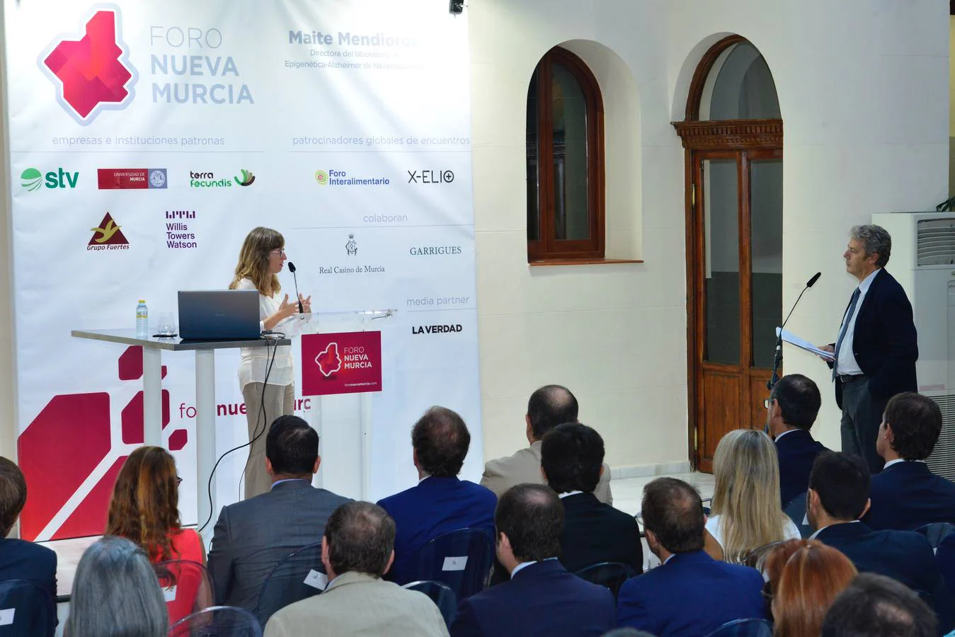 La investigadora lanzó un esperanzador anuncio en el Foro Nueva Murcia, donde ofreció una conferencia con motivo del Día Mundial del Alzhéimer: en cinco o diez años, pronosticó, será posible este diagnóstico precoz a partir de un simple análisis de sangre. 