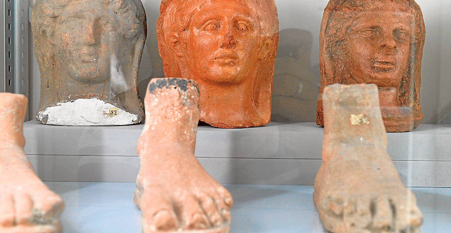 Exvotos de terracota, de época romana. 