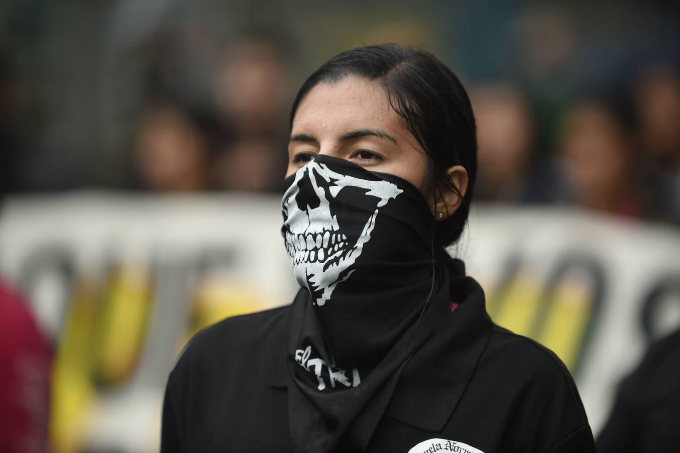 Familiares y amigos de los estudiantes desaparecidos en Ayotzinapa se manifiestan en Ciudad de México para exigir justicia en el mismo día en que se cumplen cuatro años de la desaparición de los 43 estudiantes, en el sureño estado de Guerrero.