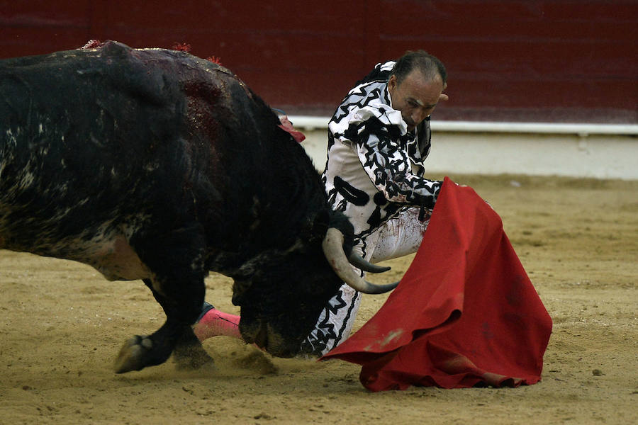 El torero celebra su última corrida junto a El Juli en la plaza de La Era de Abarán