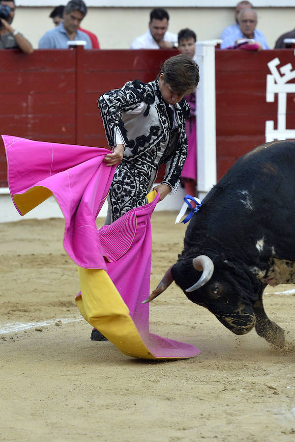 El torero celebra su última corrida junto a El Juli en la plaza de La Era de Abarán