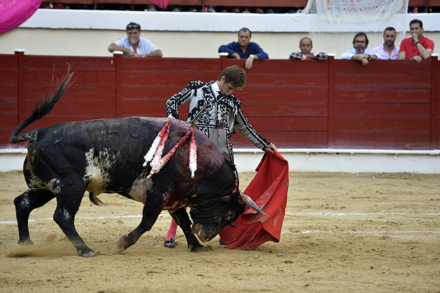 El torero celebra su última corrida junto a El Juli en la plaza de La Era de Abarán