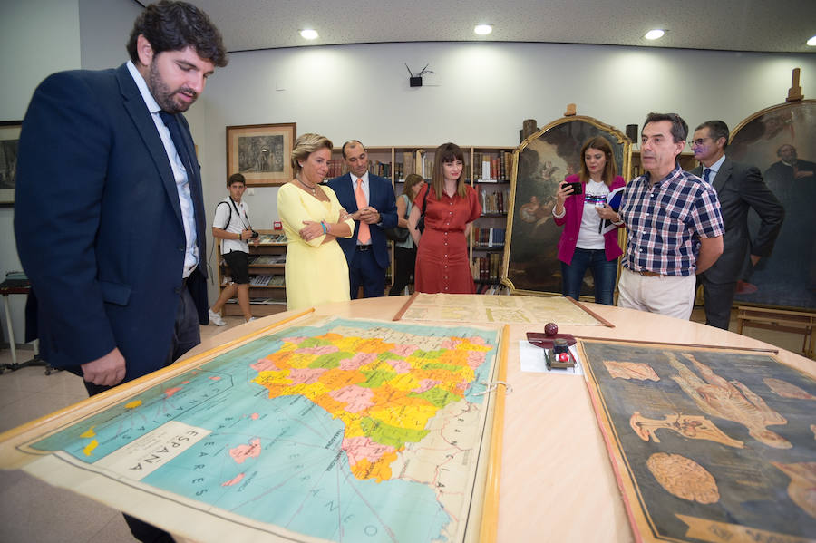 El presidente regional señala, ante las preguntas sobre si se va a reunir con el máximo responsable de la Universidad Católica para rebajar la tensión, que él, «de tensión», anda «muy bien»