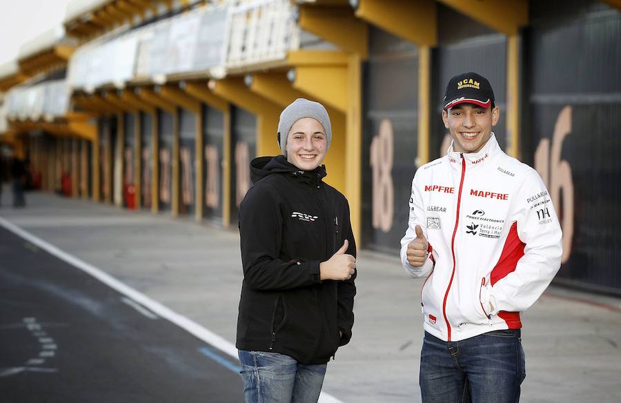 Dos pilotos murcianos en su segundo año de Moto3: la ceheginera Ana Carrasco y el lorquino Juanfran Guevara, en una fotografía de 2014.