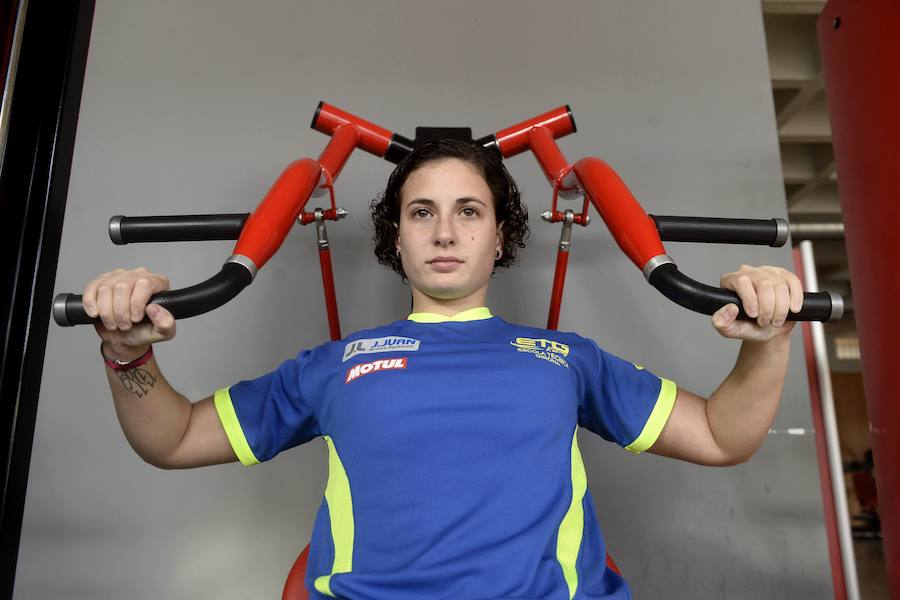 En la temporada 2017 dejó Moto 3 para correr el torneo en el que se acaba de proclamar campeona, el Mundial de Supersport 300.