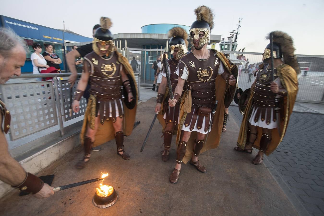 La representación de la alianza carthaginesa contra Roma mete a Cartagena en sus días más intensos de fiestas
