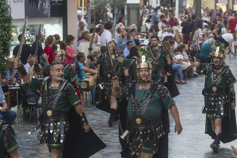 Cuatro mil personas escenifican en tres horas y media la historia de dos pueblos, Roma y Carthago, en un desfile rápido y vistoso