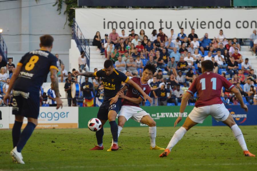 El conjunto vinícola acaba con la racha de victorias del UCAM con un disparo lejano de Gregori en los minutos finales del partido.