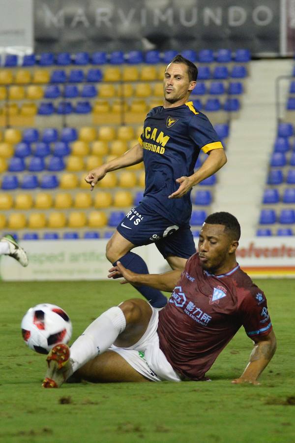 El conjunto vinícola acaba con la racha de victorias del UCAM con un disparo lejano de Gregori en los minutos finales del partido.