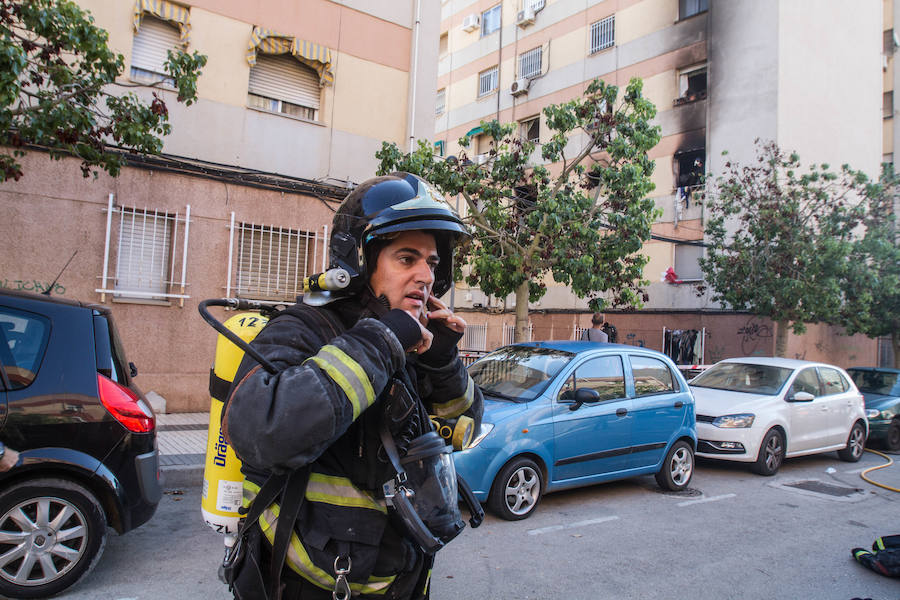 Al parecer, el fuego se habría originado en el apartamento de un hombre con síndrome de Diógenes y un historial de problemas psiquiátricos