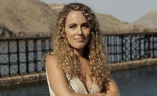 Sol Ferrándiz, ganadora del Elle Fashion Now 2017, protagoniza el Foro de Expertos