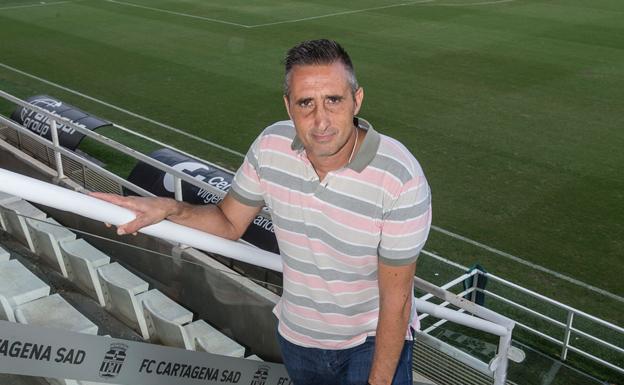 El técnico del Cartagena B Juan Lillo, ayer 