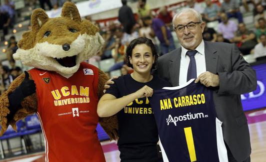 Ana Carrasco, junto a José Luis Mendoza. 