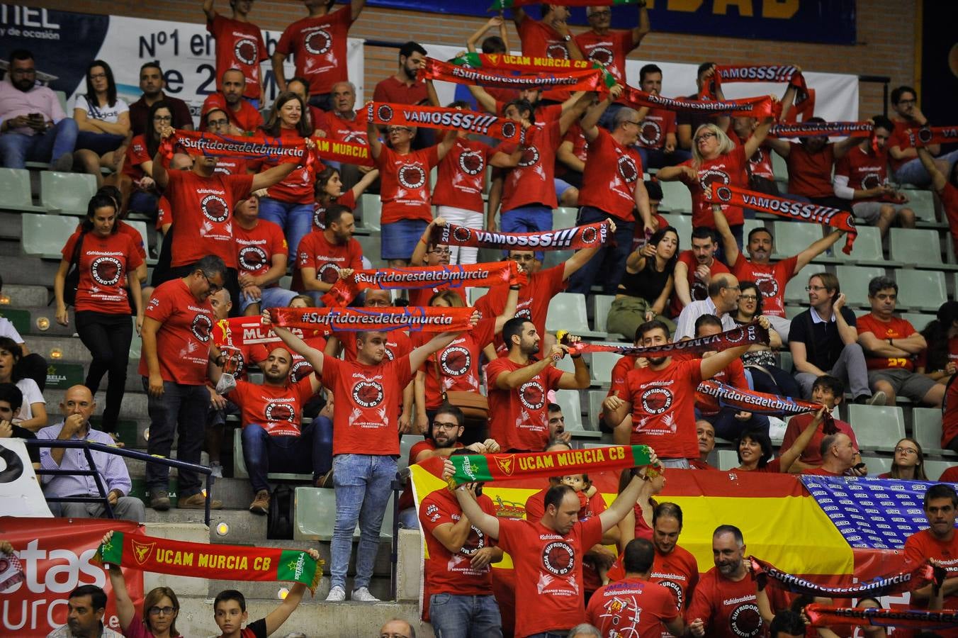 El conjunto universitario pasa la fase previa de la Basketball CL, tras caer en casa frente al Spriou Charleroi por 78-82