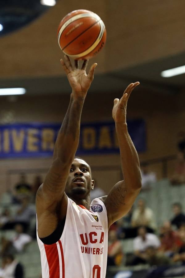 El conjunto universitario pasa la fase previa de la Basketball CL, tras caer en casa frente al Spriou Charleroi por 78-82