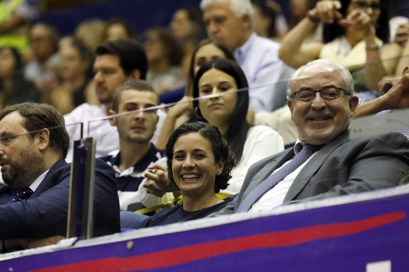 El conjunto universitario pasa la fase previa de la Basketball CL, tras caer en casa frente al Spriou Charleroi por 78-82