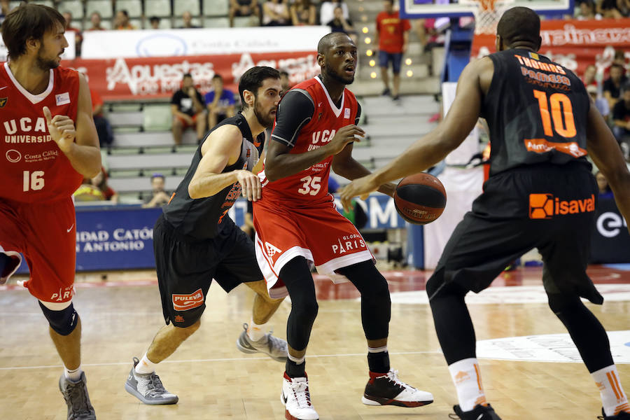 El UCAM CB pierde su primer partido de Liga en el Palacio contra el Valencia, que pasó por encima de los universitarios por 68-81