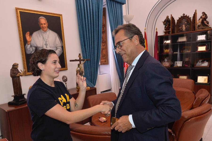 La piloto de Cehegín asegura que quiere tener su carrera universitaria terminada cuando deje la competición y «ejercer mi profesión como cualquier persona»