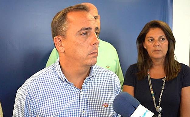 El portavoz popular Francisco Espejo durante su comparecencia este martes.