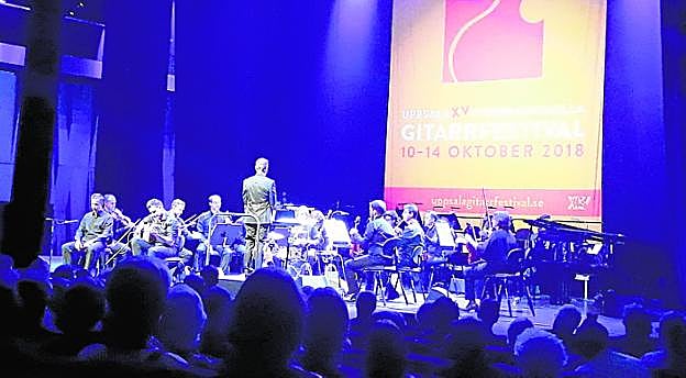 La Sinfónica y Carlos Piñana, durante el concierto en Upsala. 