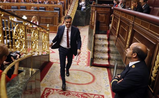 El presidente del Gobierno abandona el pasado miercoles la sesión de control del Congreso. 