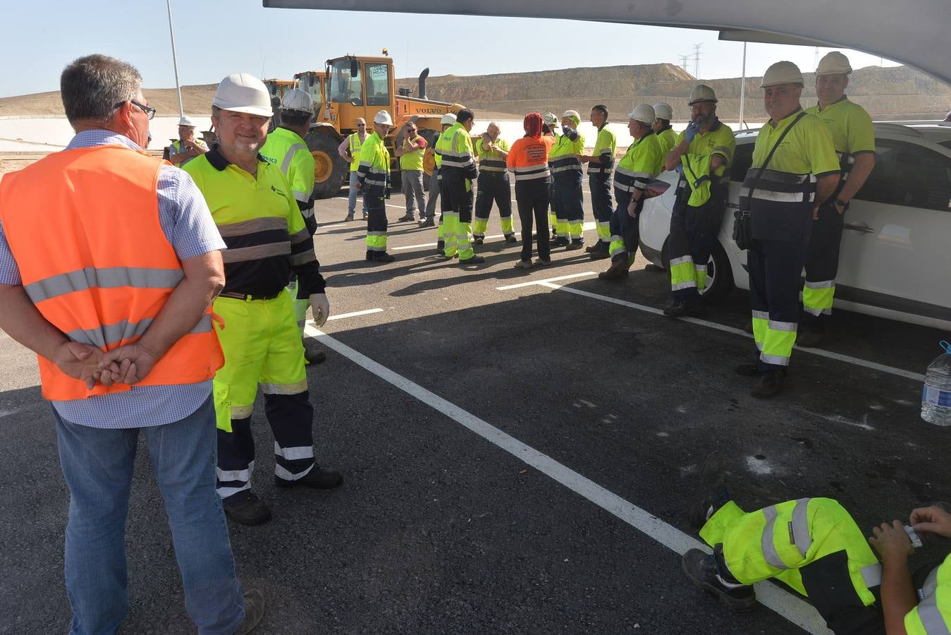 La planta de basuras de la empresa municipal Limusa en Lorca fue desalojada ayer tras la alarma generada por una granada de mortero desactivada. La actividad se detuvo y los 25 trabajadores que había en las instalaciones fueron evacuados