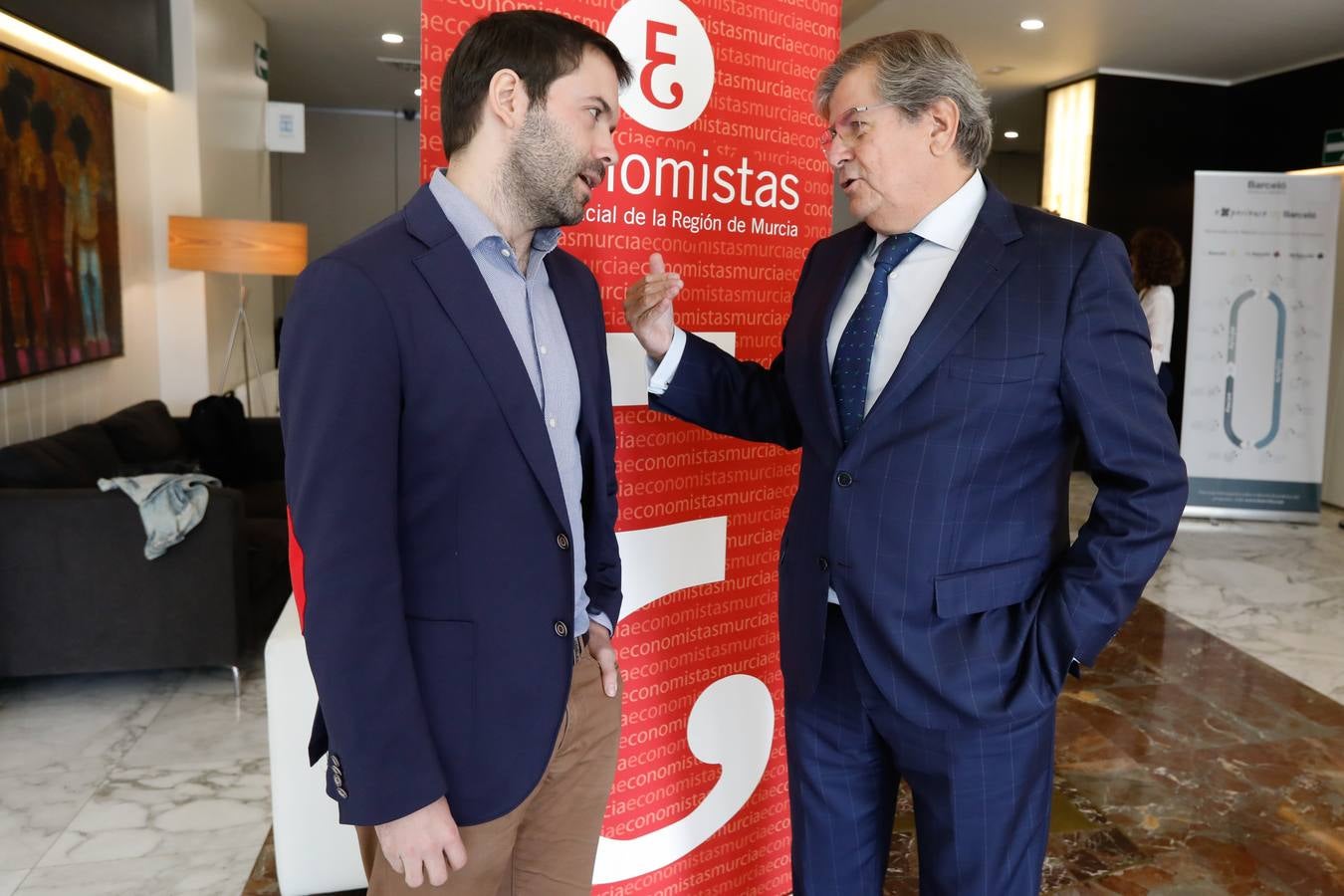 El profesor del IE Business School, que disertó ante 300 economistas, aboga por que las comunidades puedan tener «poder de decisión» tributario para atraer inversiones