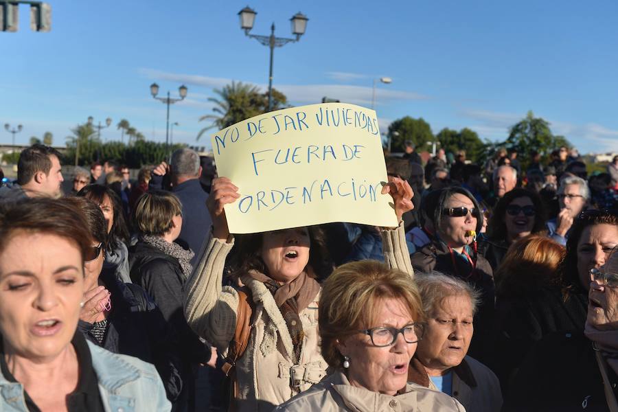 La concentración comenzó cerca de las 8.30 horas de la mañana, desde el propio Carril de las Cuatro Piedras, más concretamente donde está situado el colegio AYS