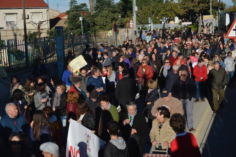 La concentración comenzó cerca de las 8.30 horas de la mañana, desde el propio Carril de las Cuatro Piedras, más concretamente donde está situado el colegio AYS