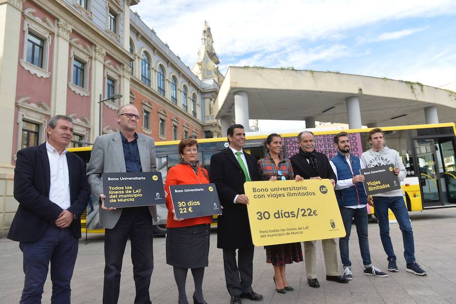 La Comunidad presenta una tarifa plana en el transporte en autobús para las universidades, que supone una rebaja del 52% del coste de los desplazamientos en las líneas urbanas de Murcia y Cartagena