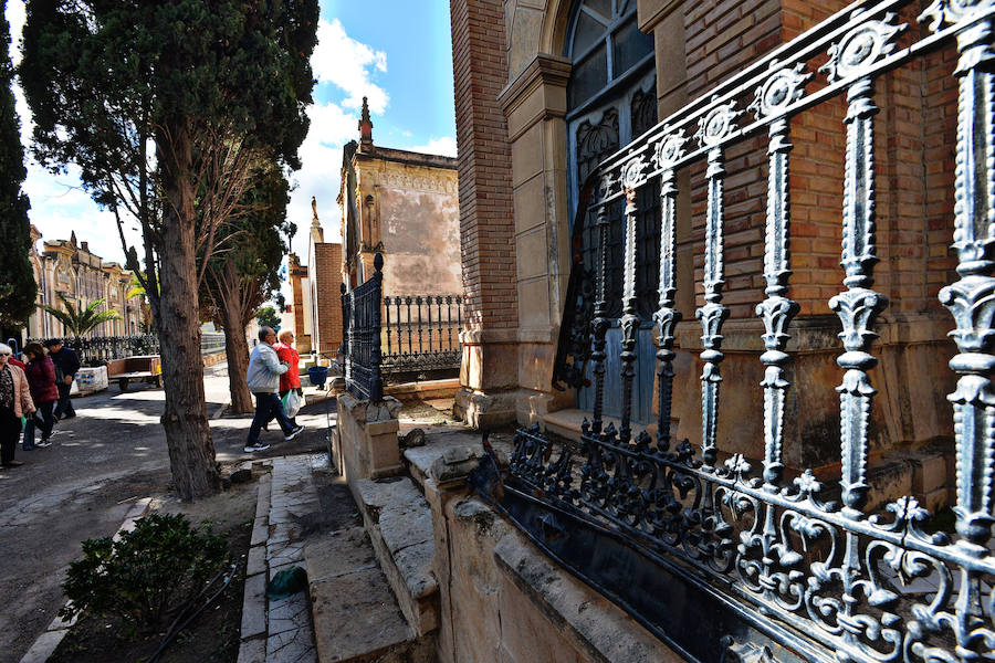 Fotos: El cementerio de Lorca se prepara para Todos los Santos